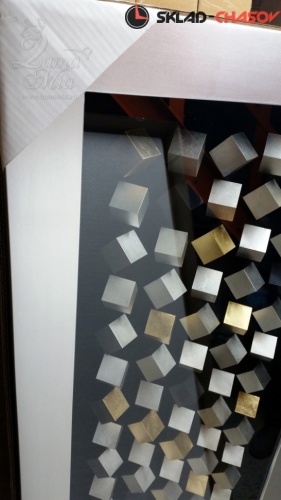 Настенное панно "100 кубов" в серебристой раме фото фото 6