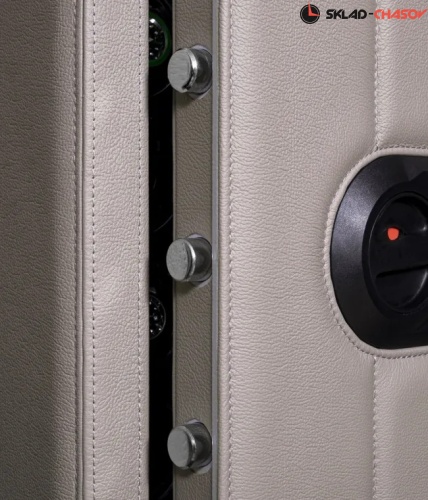 LouvreBBurg 012W фото фото 8